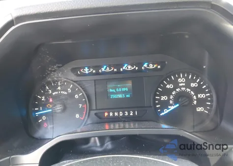 2015 Ford F-150 Xl z USA, uszkodzony, nr VIN 1FTMF1C83FKD05951